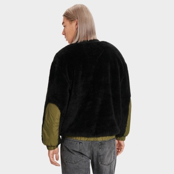 UGG Niko Sherpa Crewneck Pullover Sweater Size Small Men - Picture 3 of 12